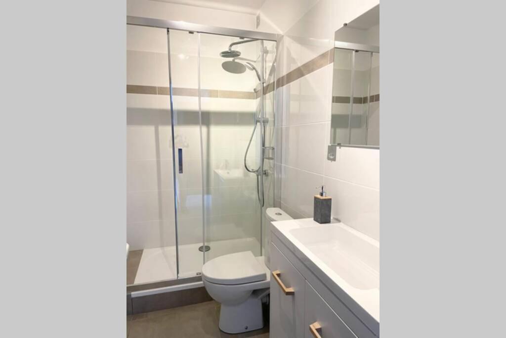 Mon Appart'Hotel - Climatisation Avec Parking Gratuit Brive-la-Gaillarde Luaran gambar
